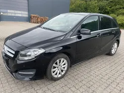 Schwarz Gebraucht 2018 Mercedes B200 Style Van / Kleinbus | 7.700 € (Superpreis)