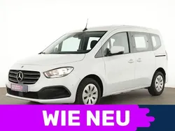 Weiß Gebraucht 2023 Mercedes T180 Van / Kleinbus | 26.442 € (Fairer Preis)