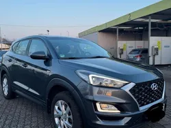 Grau Gebraucht 2018 Hyundai Tucson SUV | 15.500 € (Fairer Preis)