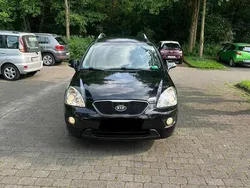 Schwarz Gebraucht 2011 Kia Carens Van / Kleinbus | 3.200 €
