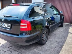 Schwarz Gebraucht 2006 Skoda Octavia Ambiente Kombi | 2.600 € (Fairer Preis)