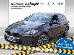 Black sapphire metallic Neu 2024 BMW 120 Sport Line Kleinwagen | 39.990 € (Fairer Preis)