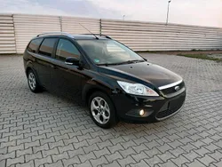 Schwarz Gebraucht 2011 Ford Focus Kombi | 2.200 € (Etwas zu teuer)