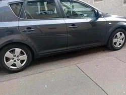 Grau Gebraucht 2010 Kia Ceed Limousine | 4.500 €