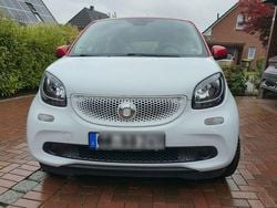 Weiß Gebraucht 2016 Smart ForFour Passion Kleinwagen | 9.790 € (Guter Preis)