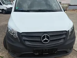 Weiß Gebraucht 2017 Mercedes Vito Van / Kleinbus | 14.500 €