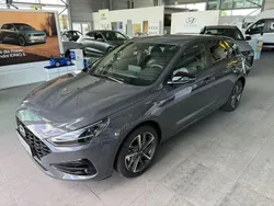 Grau Gebraucht 2024 Hyundai i30 Advantage Limousine | 21.790 € (Fairer Preis)