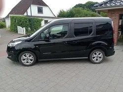 Schwarz Gebraucht 2017 Ford Tourneo Connect Titanium Van / Kleinbus | 16.000 € (Guter Preis)