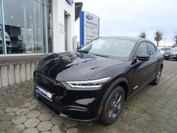 Iridiumschwarz metallic Gebraucht 2022 Ford Mustang Mach-E Extended Range SUV | 38.900 € (Fairer Preis)