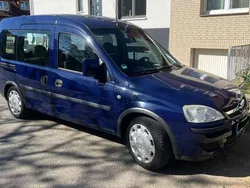 Blau Gebraucht 2011 Opel Combo Van / Kleinbus | 4.400 € (Teuer)