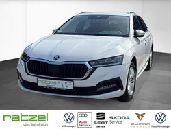 Weiß Gebraucht 2022 Skoda Octavia Ambition Kombi | 22.608 € (Guter Preis)