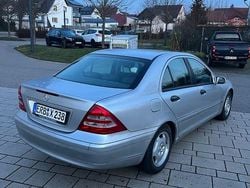 Grau Gebraucht 2001 Mercedes C180 Limousine | 2.499 € (Guter Preis)