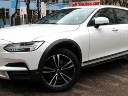 Weiß Gebraucht 2018 Volvo V90 CC Kombi | 21.999 € (Fairer Preis)