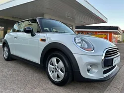 Silber Gebraucht 2015 Mini Cooper D Kleinwagen | 11.890 € (Etwas zu teuer)