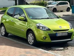 Grün Gebraucht 2010 Renault Clio II Luxe Limousine | 5.750 € (Teuer)