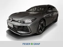 Diabasgrau metallic Neu 2025 VW Passat IQ Drive Kombi | 57.990 € (Etwas zu teuer)