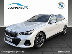 Mineralweiß Gebraucht 2025 BMW 520 M Sport Kombi | 54.680 € (Fairer Preis)