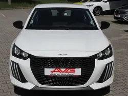 Weiß Gebraucht 2024 Peugeot 208 Active Kleinwagen | 15.950 € (Guter Preis)