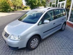 Reflexsilbermetallic Gebraucht 2004 VW Touran Trendline Van / Kleinbus | 799 € (Superpreis)