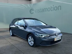 Grau Gebraucht 2020 VW Golf VIII Life Limousine | 23.350 € (Fairer Preis)