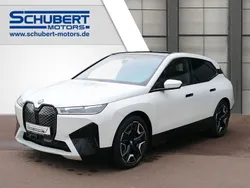 Weiß Gebraucht 2024 BMW iX Sport Line SUV | 59.999 € (Fairer Preis)