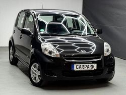 Schwarz Gebraucht 2009 Daihatsu Sirion Kleinwagen | 2.990 €