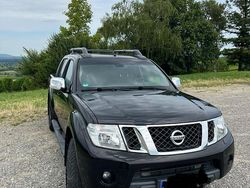 Schwarz Gebraucht 2016 Nissan Navara Abholung | 21.750 € (Etwas zu teuer)