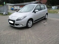 Grau Gebraucht 2011 Renault Scénic III Van / Kleinbus | 5.750 € (Fairer Preis)