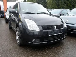Schwarz Gebraucht 2005 Suzuki Swift Comfort Limousine | 1.999 € (Etwas zu teuer)