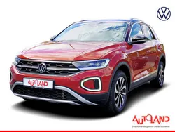 Kings red metallic (metallic) Gebraucht 2024 VW T-Roc Style SUV | 33.990 € (Etwas zu teuer)