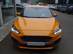 Tropicalorange metallic Gebraucht 2019 Ford Focus S Limousine | 24.499 € (Etwas zu teuer)