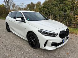 Weiß Gebraucht 2020 BMW 118 M Sport Kleinwagen | 23.500 € (Fairer Preis)