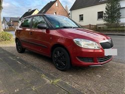 Rot Gebraucht 2014 Skoda Fabia Limousine | 4.399 € (Guter Preis)
