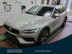 Gebraucht 2024 Volvo V60 CC Kombi | 41.990 € (Fairer Preis)