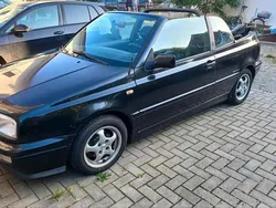 Schwarz Gebraucht 1996 VW Golf Cabriolet Cabrio | 2.100 € (Fairer Preis)