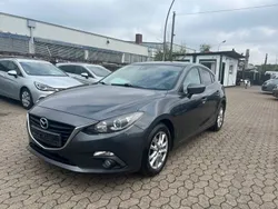 Grau Gebraucht 2014 Mazda 3 Center-Line Limousine | 5.999 € (Fairer Preis)
