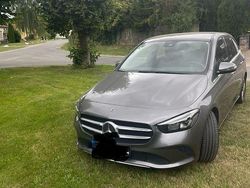 Grau Gebraucht 2019 Mercedes B220 Van / Kleinbus | 22.777 € (Guter Preis)