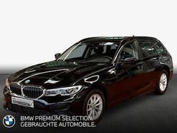 Schwarz Gebraucht 2022 BMW 318 Advantage Kombi | 25.890 € (Fairer Preis)