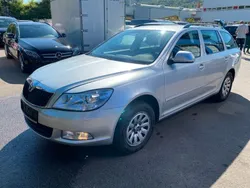 Silber Gebraucht 2012 Skoda Octavia Ambition Kombi | 3.300 € (Superpreis)