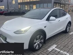 Weiß Gebraucht 2024 Tesla Model Y Long Range RWD SUV | 42.000 € (Teuer)