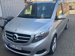 Silber Gebraucht 2016 Mercedes V250 Edition Van / Kleinbus | 28.199 €