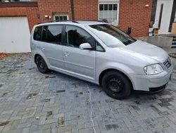 Silber Gebraucht 2003 VW Touran Basis Van / Kleinbus | 4.990 €
