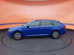 Blau Gebraucht 2022 Skoda Superb Kombi | 24.660 € (Guter Preis)