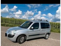 Grau Gebraucht 2005 Citroën Berlingo Van / Kleinbus | 2.500 € (Teuer)