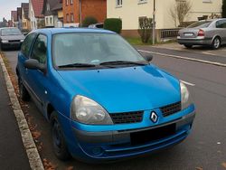 Blau Gebraucht 2003 Renault Clio II Kleinwagen | 950 € (Guter Preis)