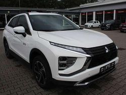 Weiß Gebraucht 2022 Mitsubishi Eclipse Cross Plus SUV | 25.730 € (Etwas zu teuer)