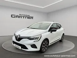 Weiß Gebraucht 2023 Renault Clio V Evolution Limousine | 15.490 € (Fairer Preis)