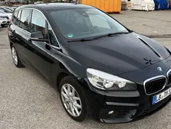 Schwarz Gebraucht 2016 BMW 220 Gran Tourer Advantage Van / Kleinbus | 9.999 € (Fairer Preis)