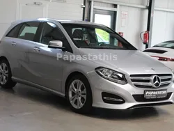 Silber Gebraucht 2017 Mercedes B180 Van / Kleinbus | 16.990 € (Fairer Preis)