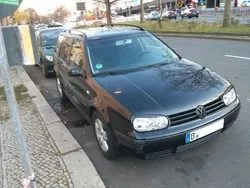 Schwarz Gebraucht 2003 VW Golf IV Kombi | 2.599 € (Fairer Preis)